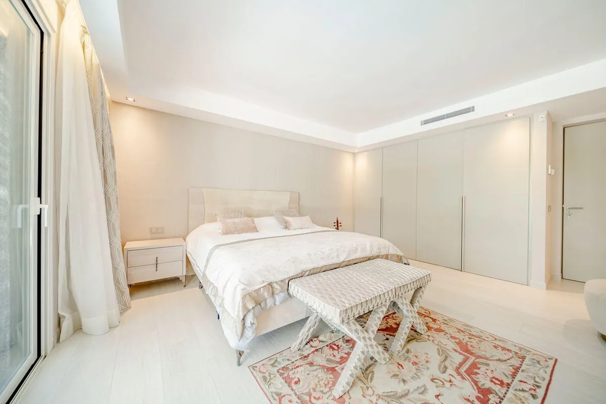 8c8f6520-93a0-4ba7-a3c6-1fc79f5469bc