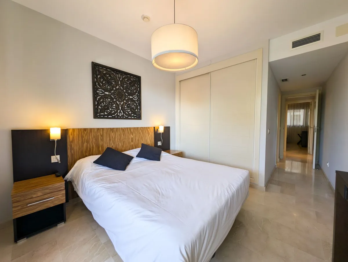 8a20ebd4-febc-475b-9e26-a892421d1c86