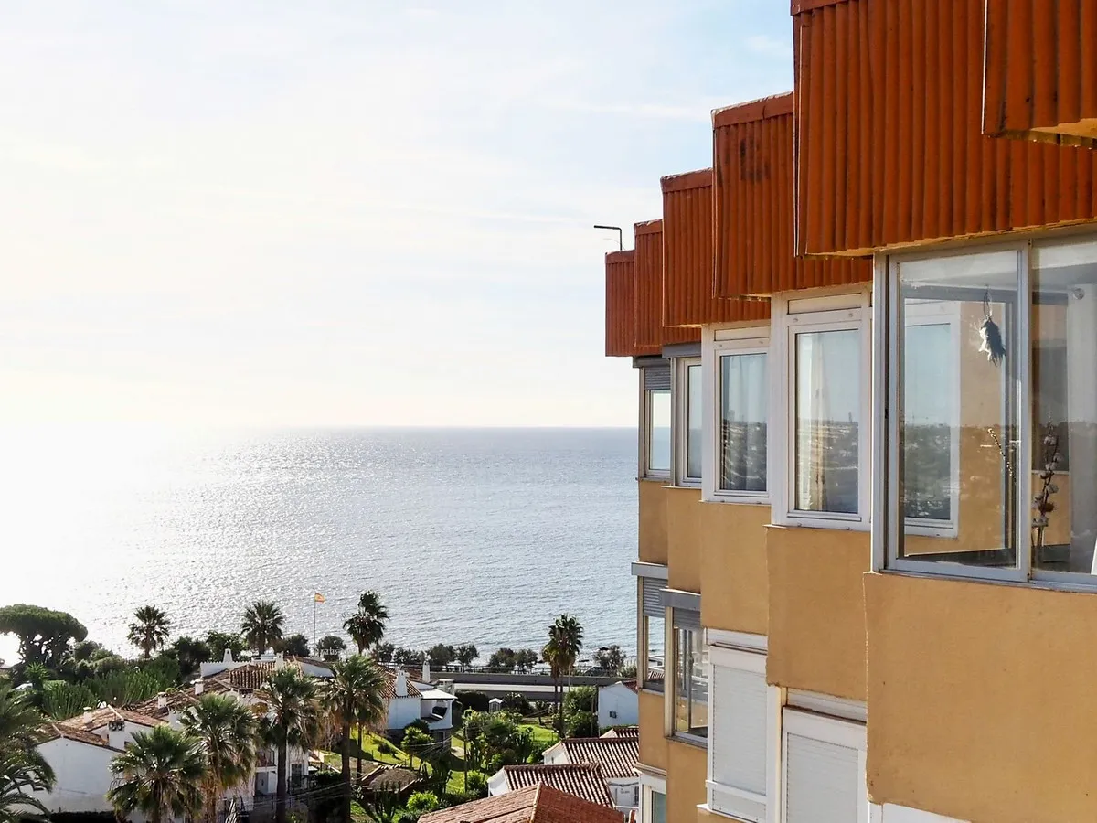 3c0bf560-c4f5-465b-8726-46191b837e32