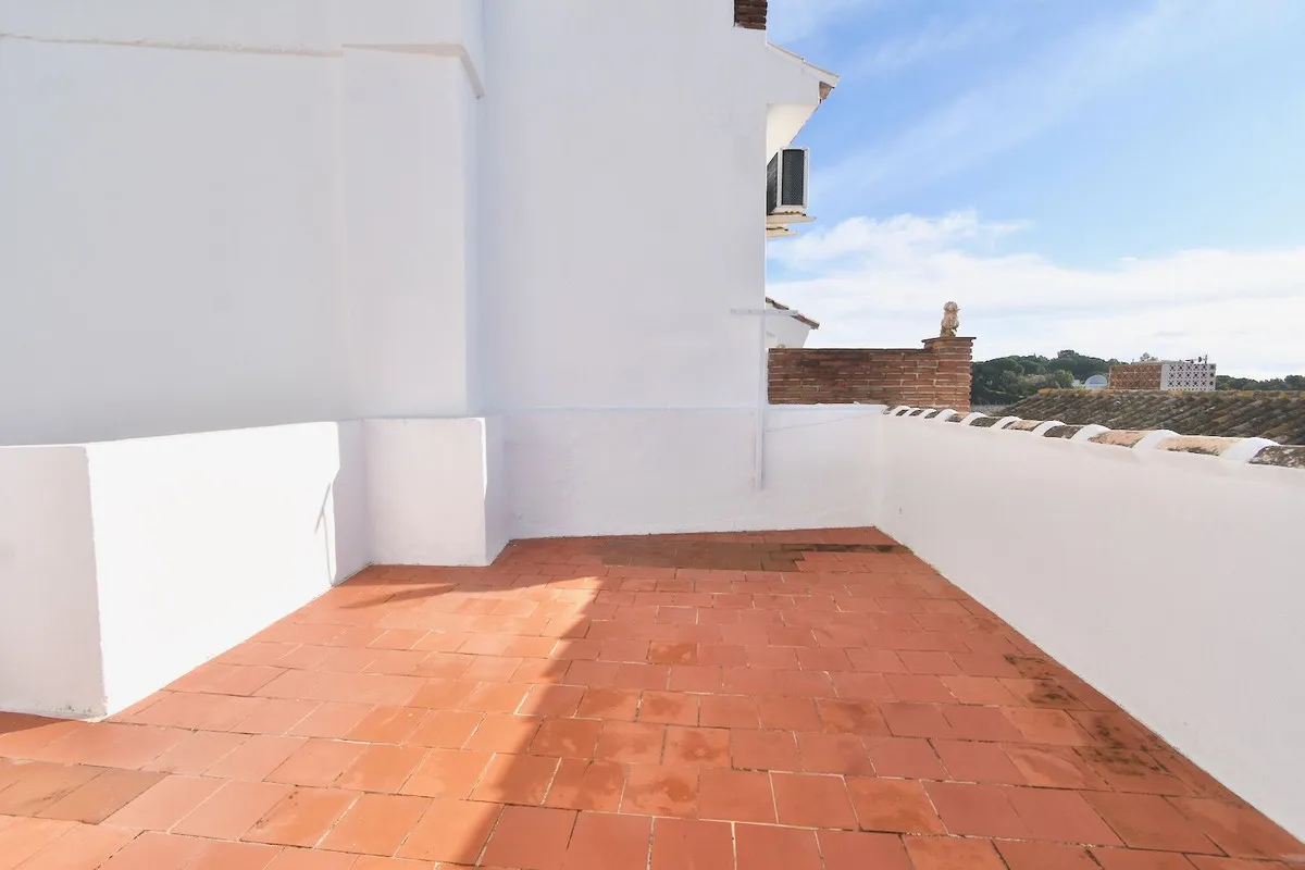 05dbb5d6-0782-43cd-993b-238c72842197