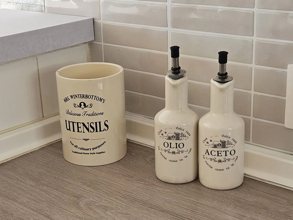 797a5df9-d407-4d4f-90d5-5947339a9a6f