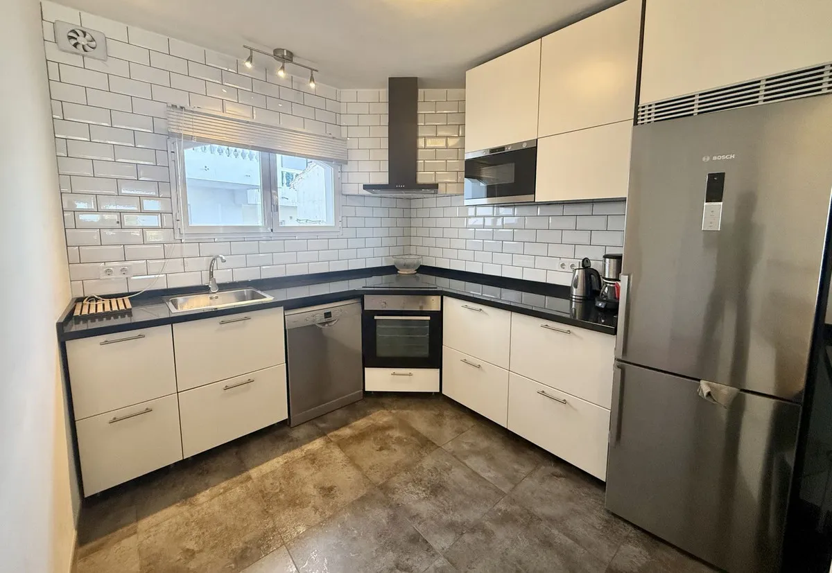 30573f2d-7af2-4dce-9e76-c2788fe3cf28