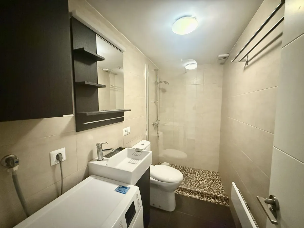 53467035-c774-406a-b3f6-e898e27f3a1f