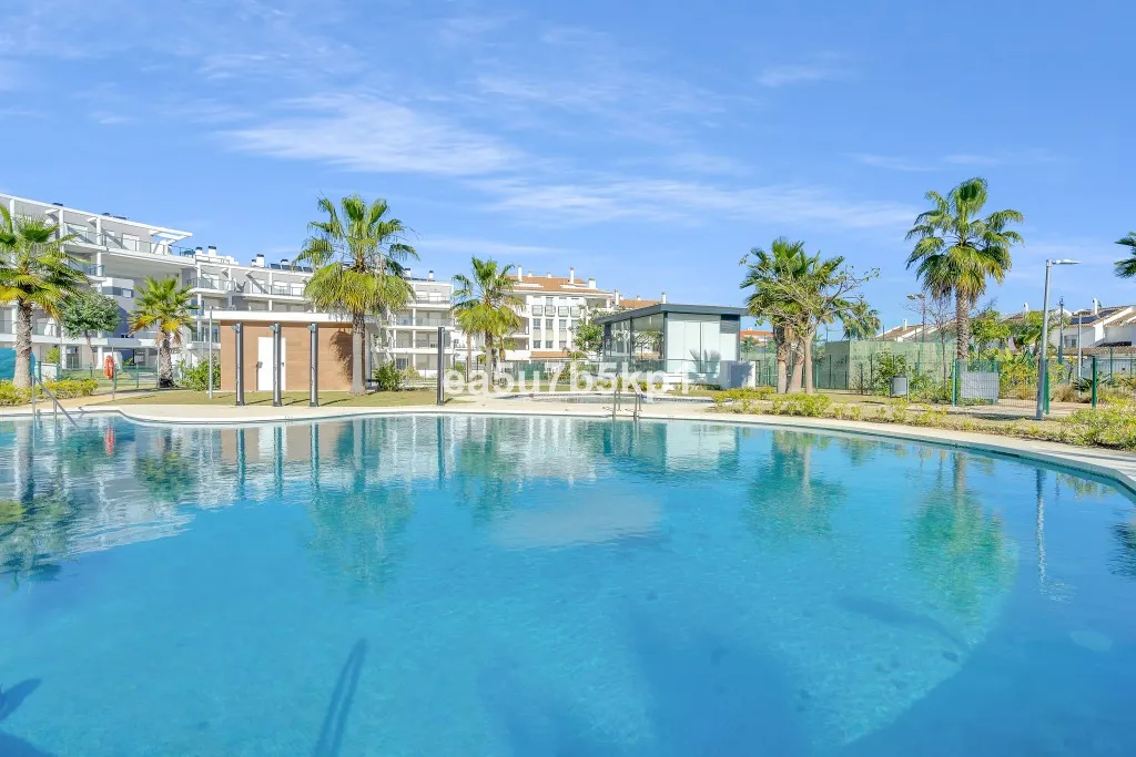 Bright Seaside Ground-Floor Retreat with Sunny Terrace