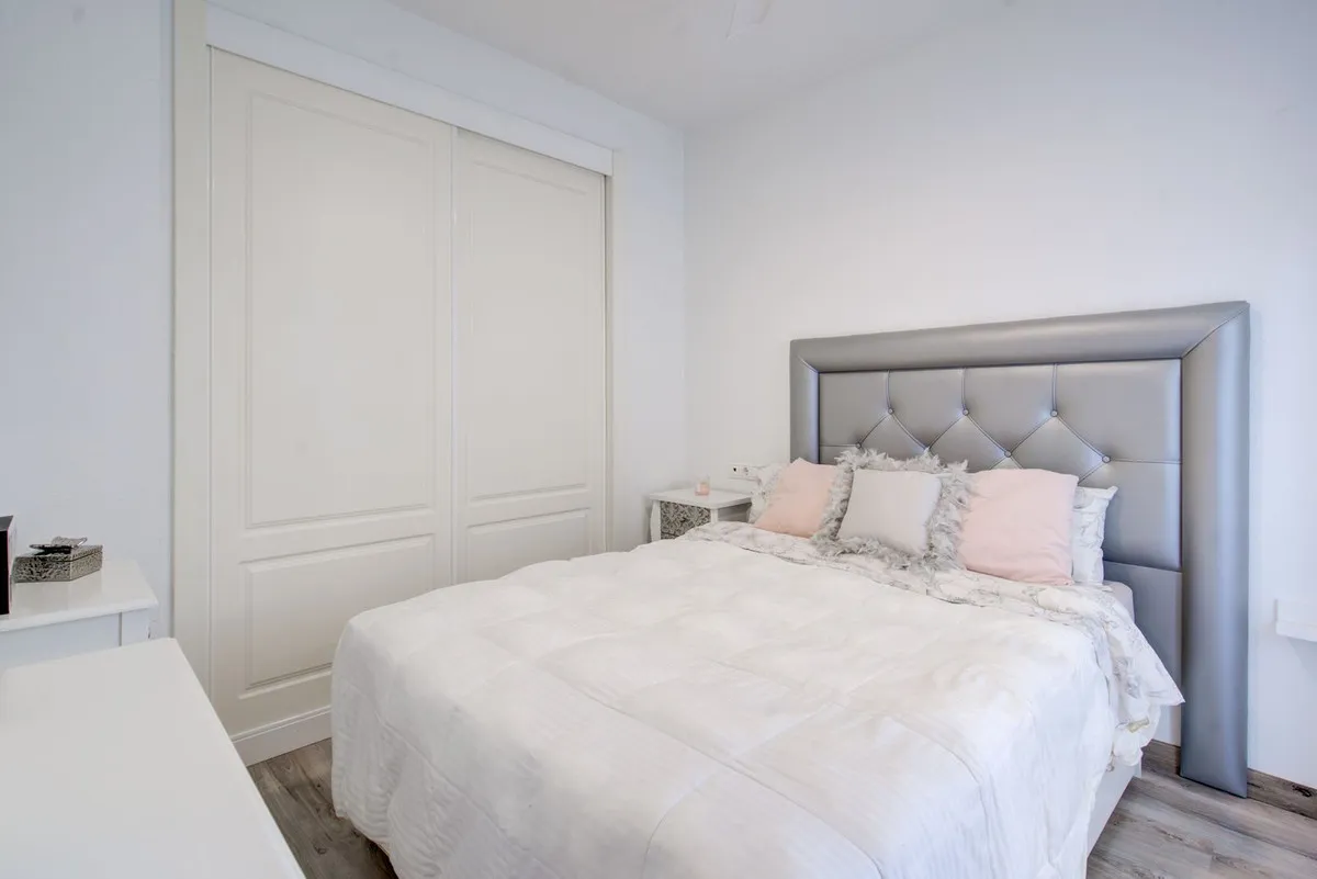 c27e26ea-2da7-440b-8eb9-7b5214631818