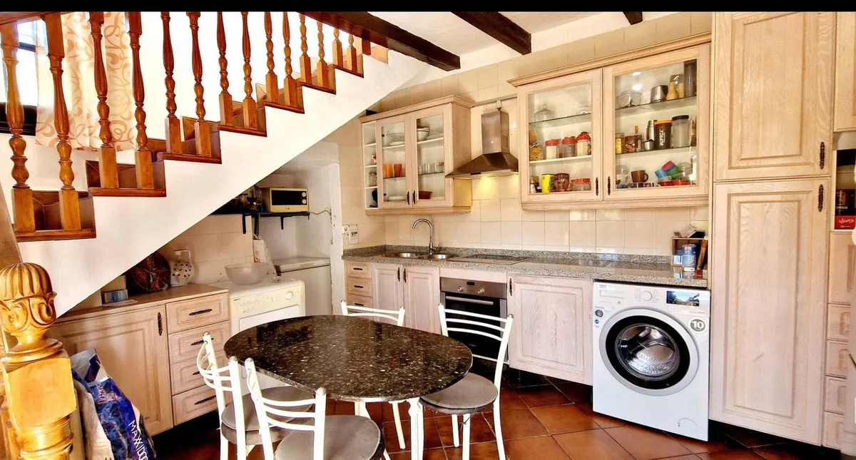 f9ca8c2b-4d15-420c-8ae1-bfe64371c82d