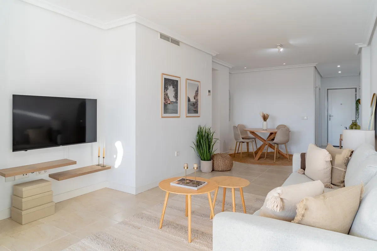 7a73c051-339e-443c-bf53-048117d9e32d