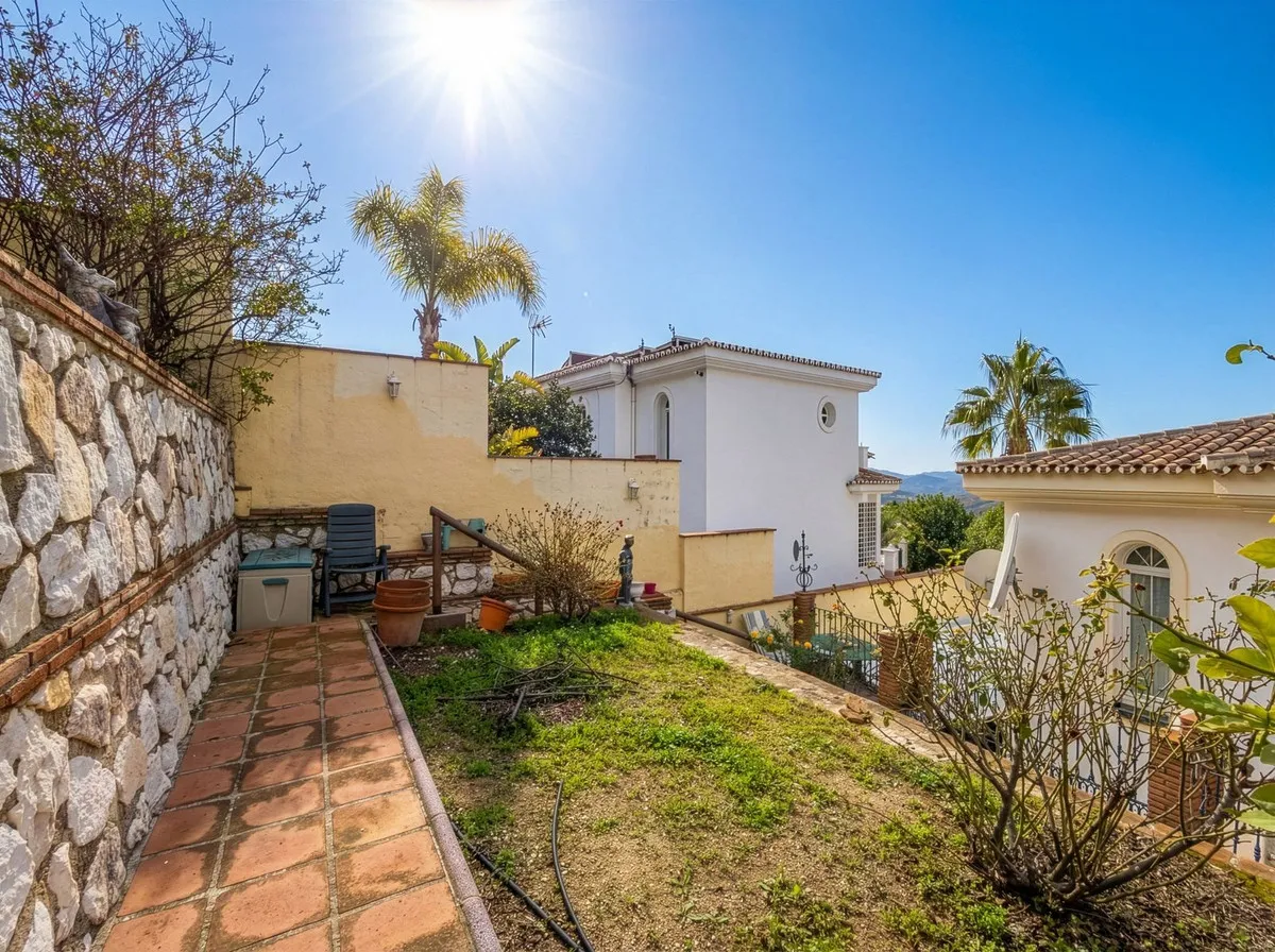 6377de0b-7045-47b5-9edc-6fe0d3d736a1