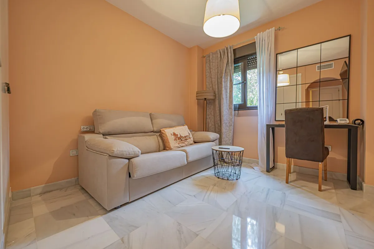 651fc914-976f-47ee-b0f4-b637bbb8151e