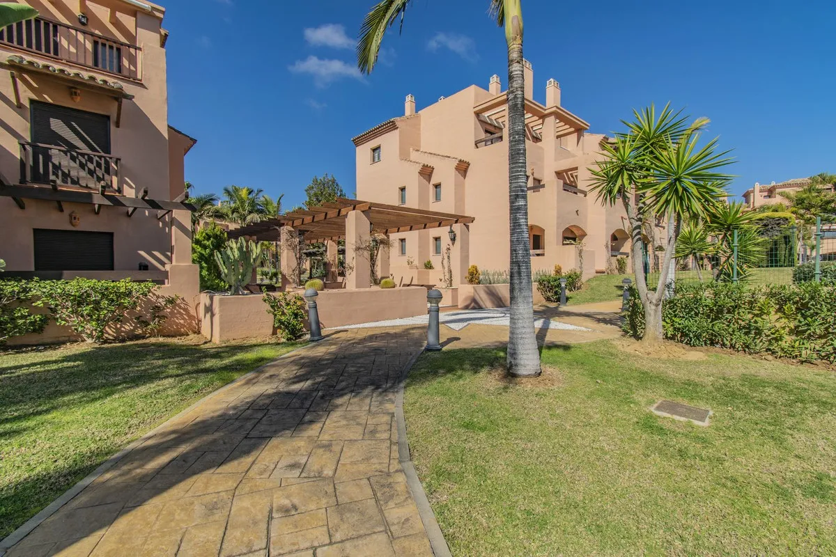 f8e23947-cc79-4ac3-8ce5-3bbd5ffc2433