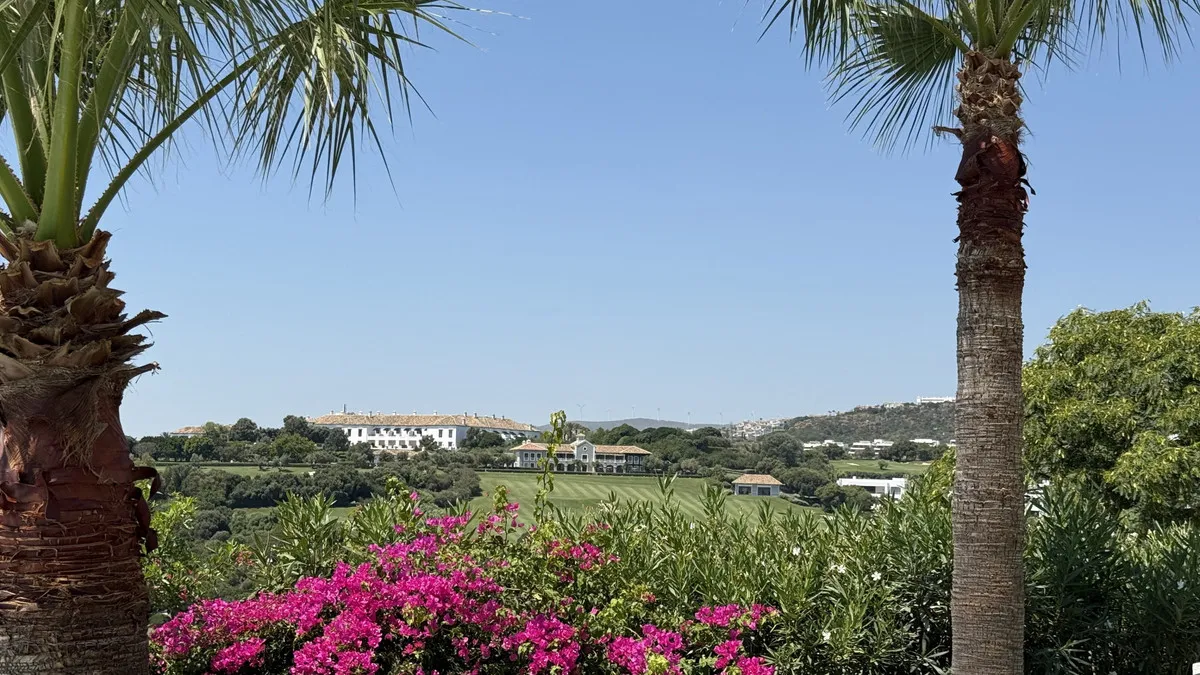 8519e53a-8520-486a-bd34-6da0e2a5b53f