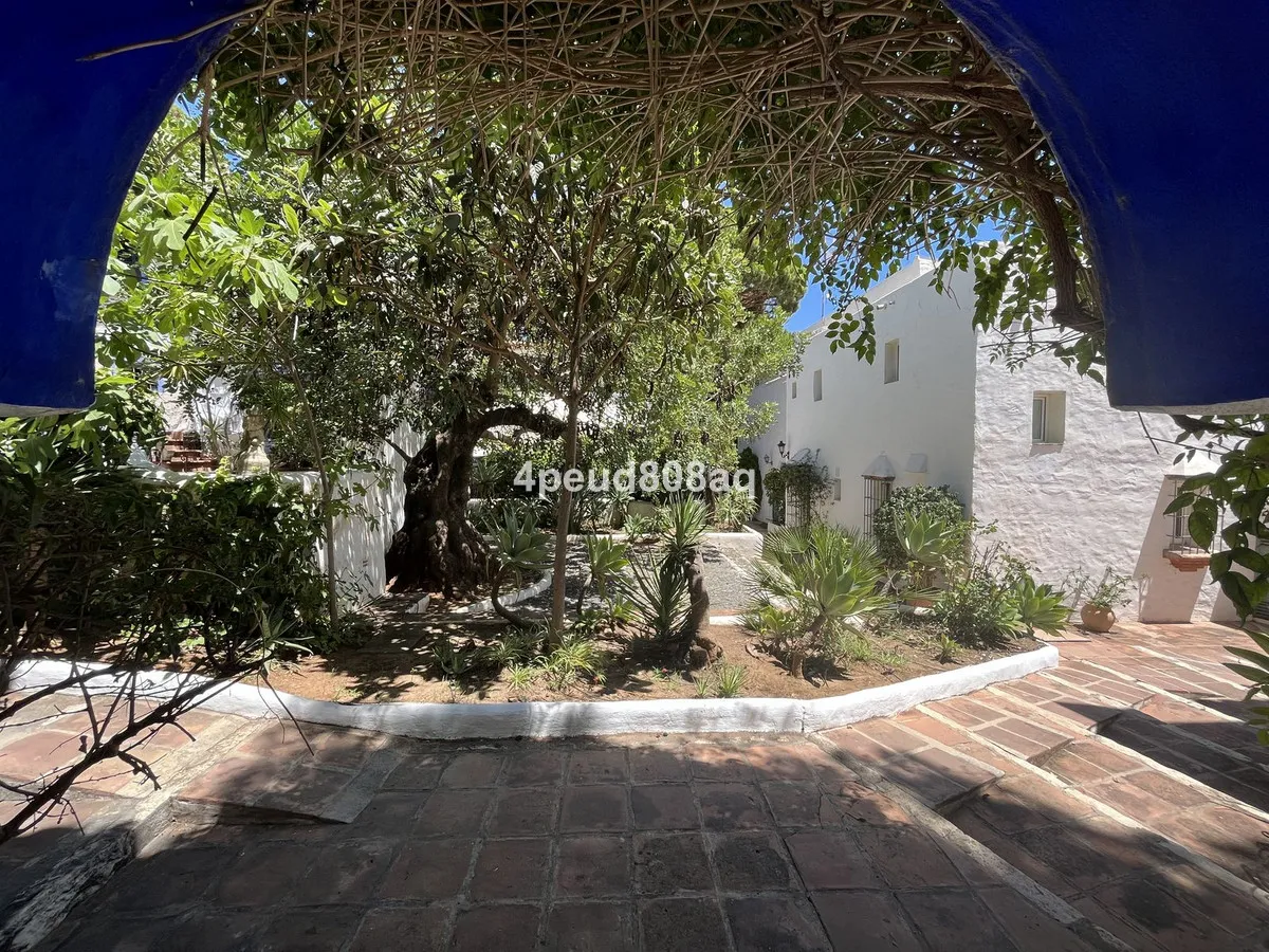 3035b3d9-75ed-46f9-84b6-75e9ae85c0b1