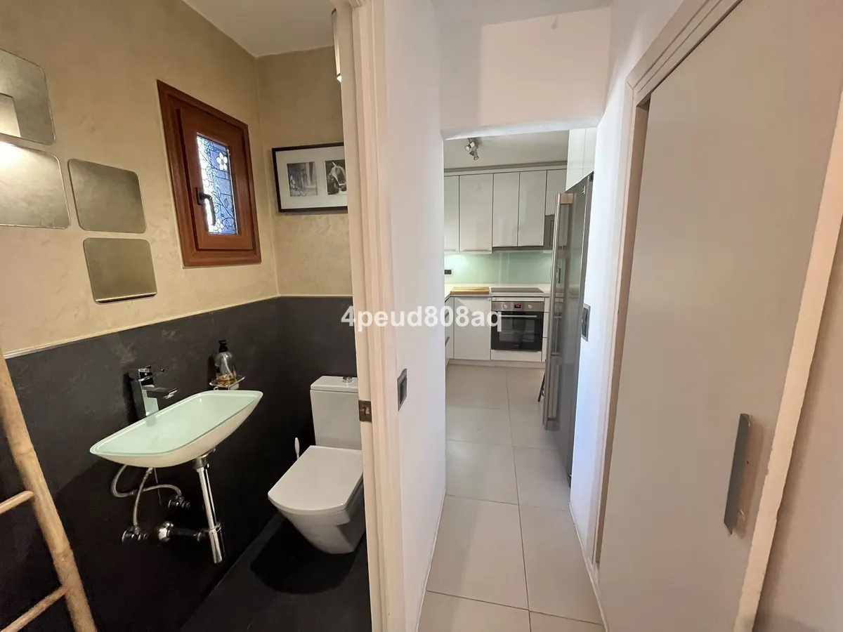 621f0c2a-cc66-4ed9-8d57-b12288ce1fa0