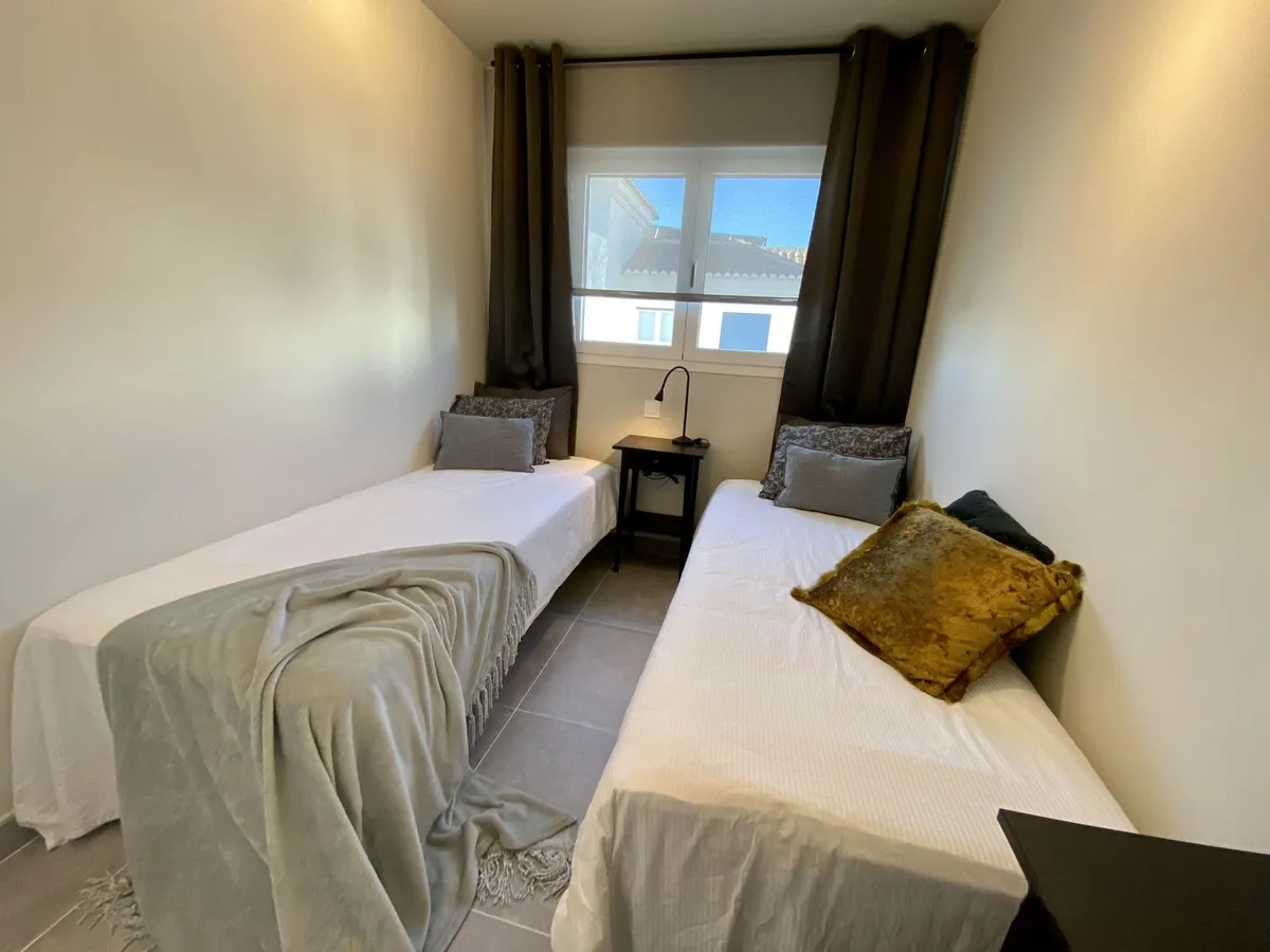 5f72a44b-8779-4fe3-b01a-0660746d607e