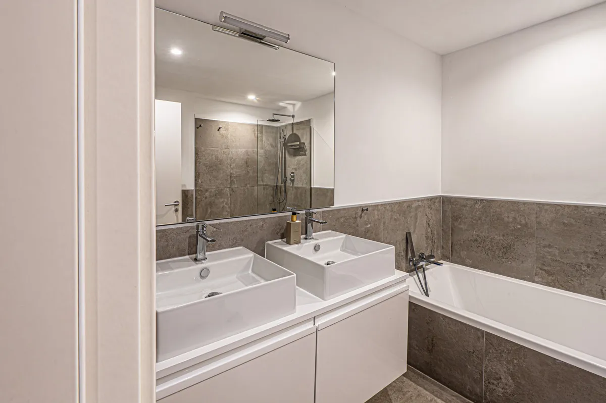 914cffeb-0396-4c41-a844-95ce99e84106