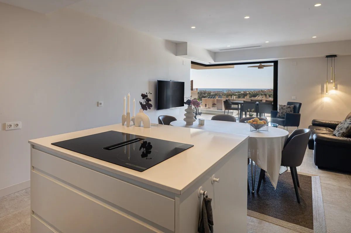 b21e4b94-edcf-4fd2-b23f-3e5b451e3032