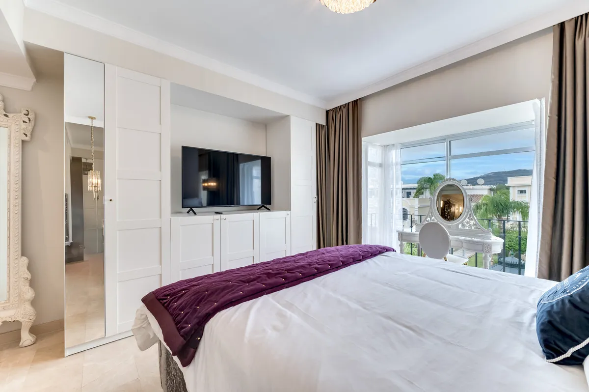 f3b2a4e6-d121-4682-806d-8ef94a1880d3