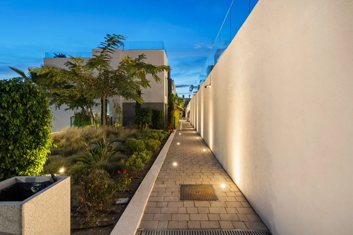 02b9488b-a306-4986-bdb5-41680c939415