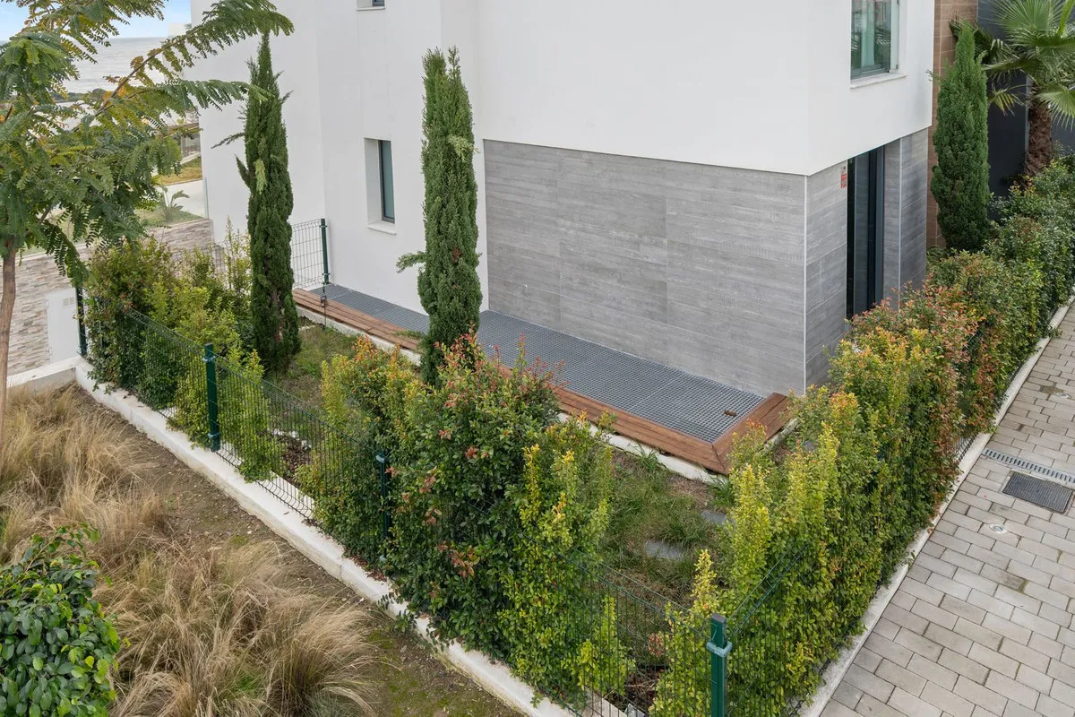 651307de-c47e-4fc9-9bd6-99347a6e370d