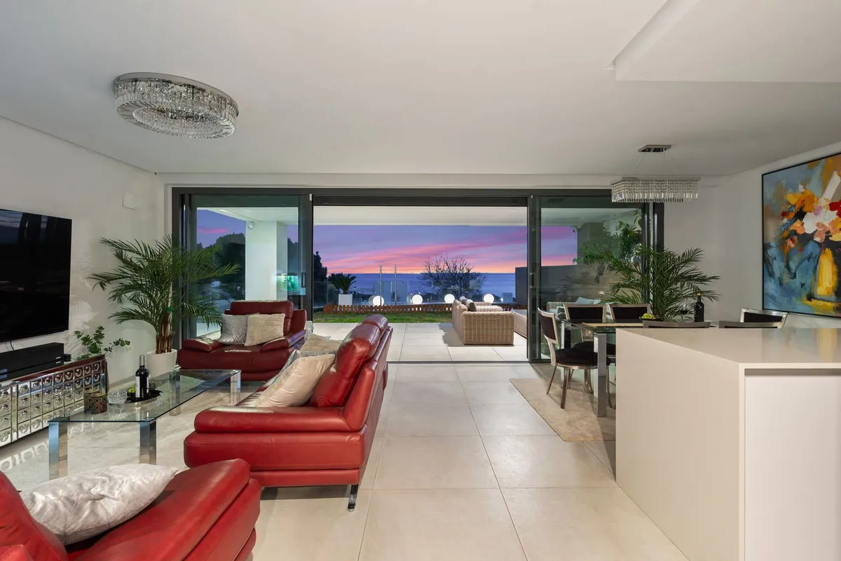 6556c593-fbe0-45e3-8412-4de8e96ee500