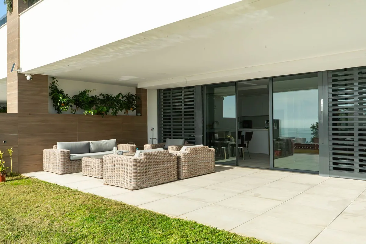 d035279e-9aa0-4f11-a838-cb12264809a6