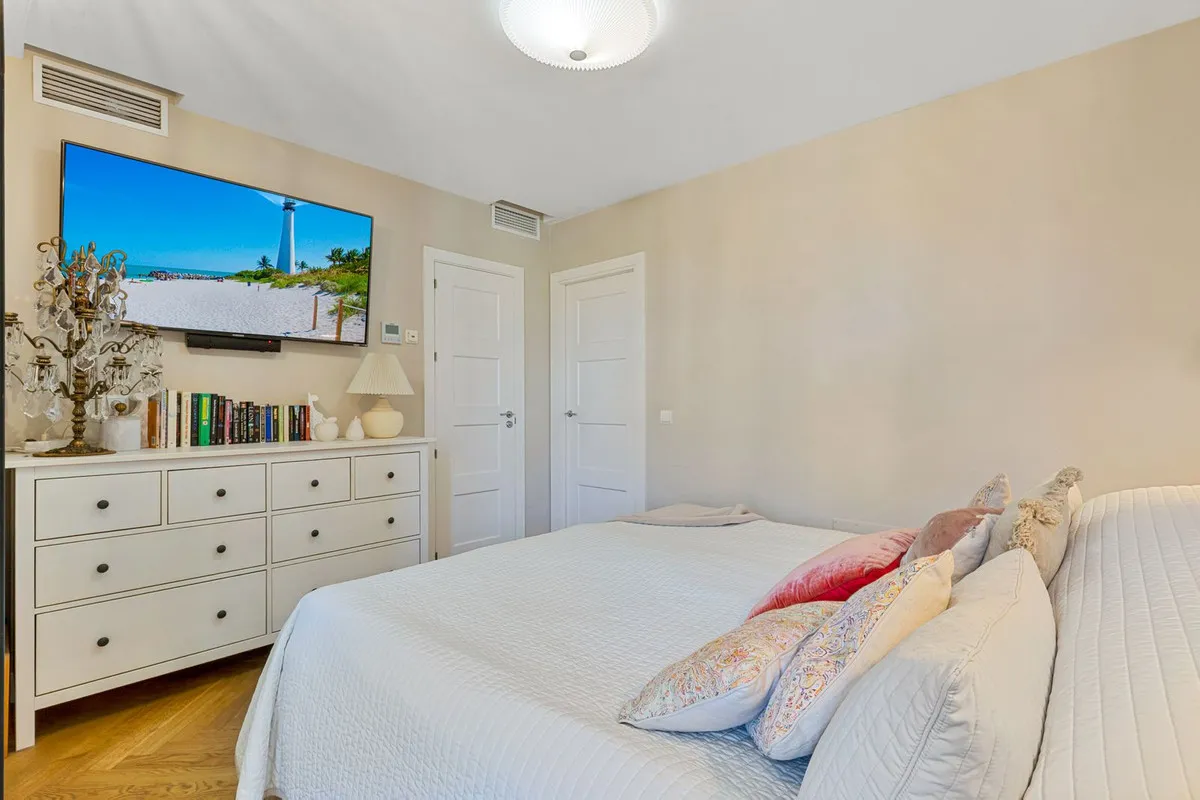 28f2ad79-f0ee-4b34-a379-be1211181b0a