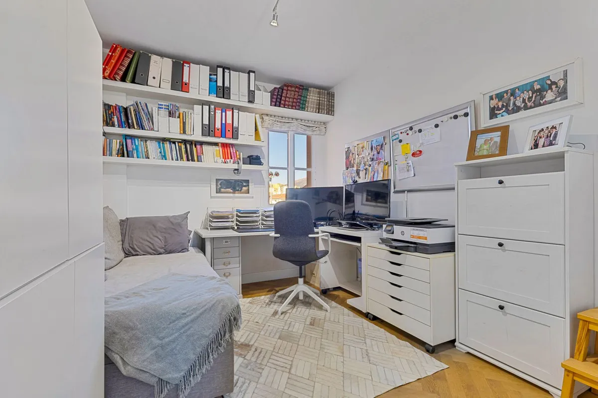 b5b0246e-0870-46a7-96a9-36e0e4202bd9