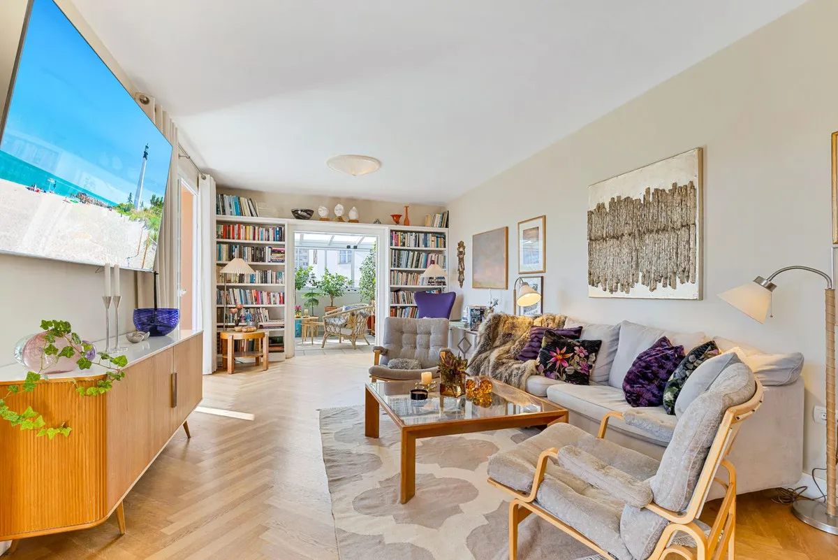 e3b224f9-bcdd-4e3d-8f5f-c2c80f04f0a9