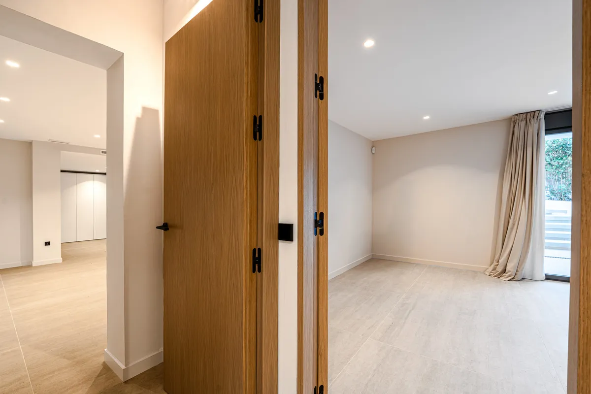 06fd4989-d479-47db-989d-1a8e1b946fc8