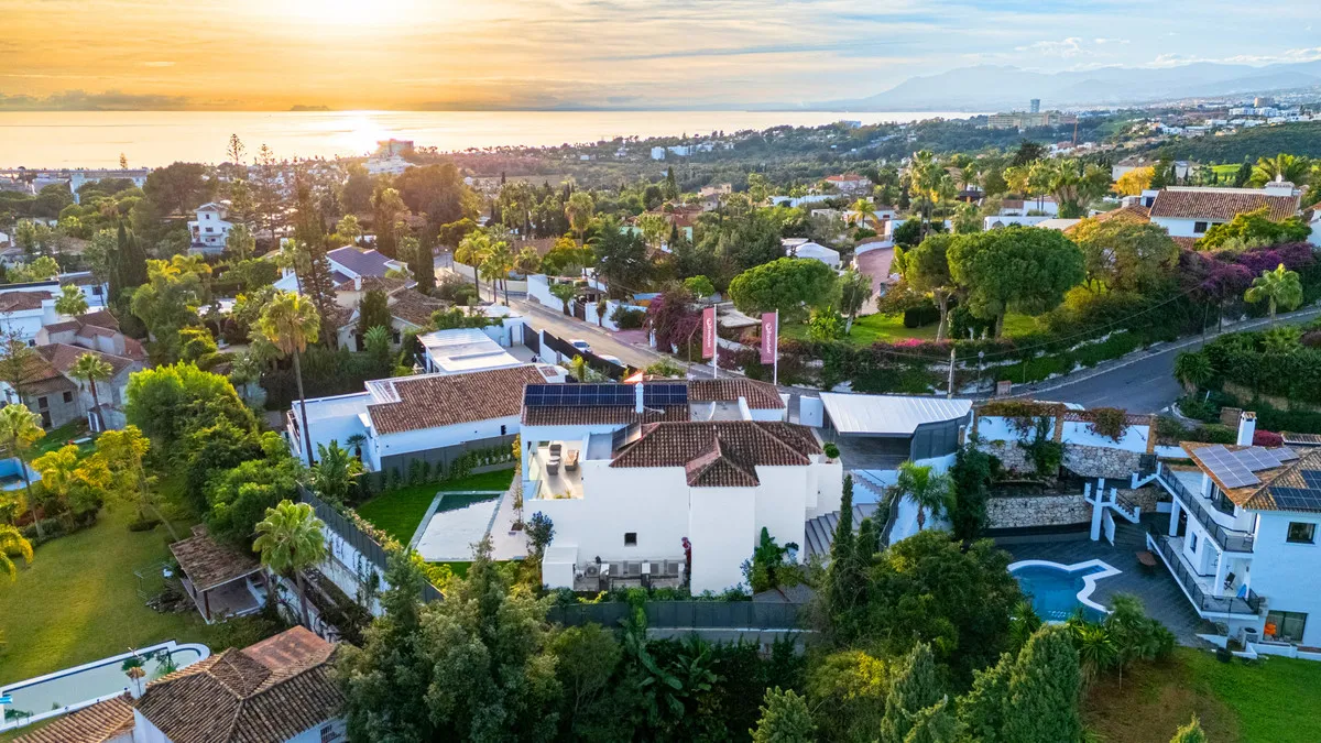 098533a8-3f5e-4760-8afe-dd34a8e2f52e