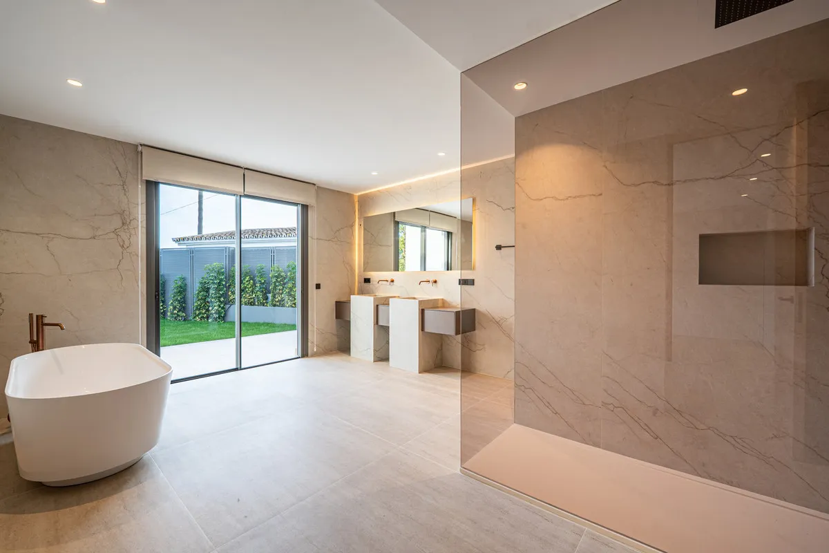 27792064-3d2f-43d3-8b22-7625d73d8c26