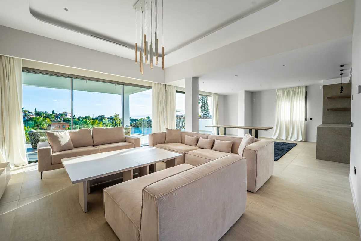 341ef9a5-c627-4c02-a83c-56b38a0ecf7c