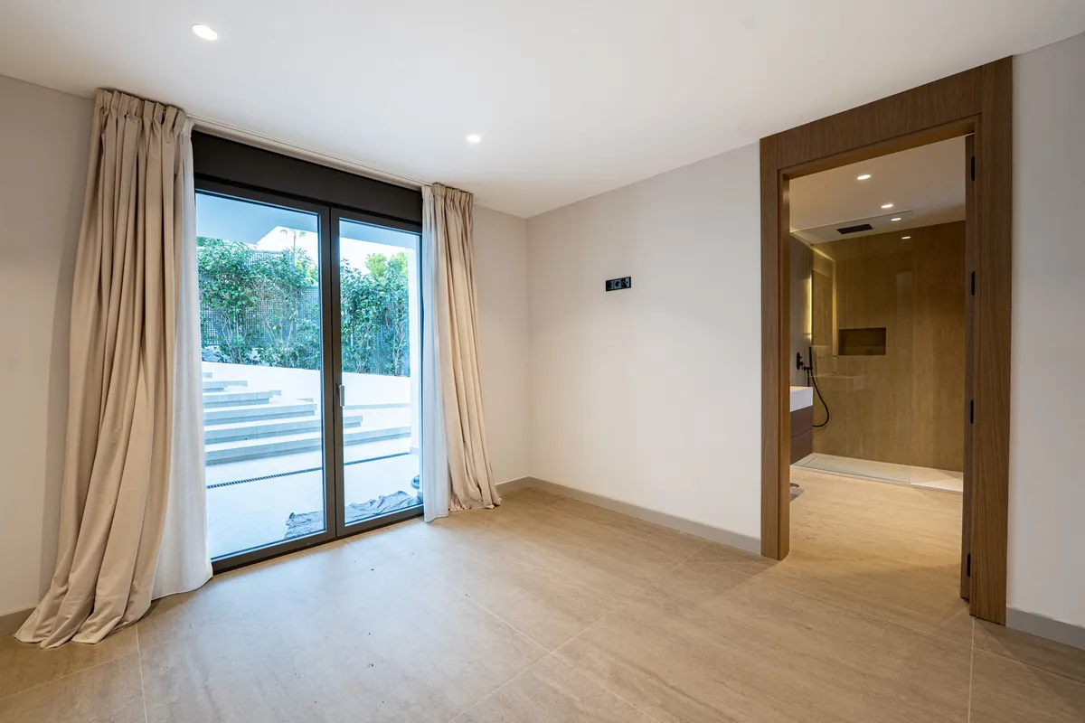 9f009499-ffd8-483e-aa44-f1f328c3de24