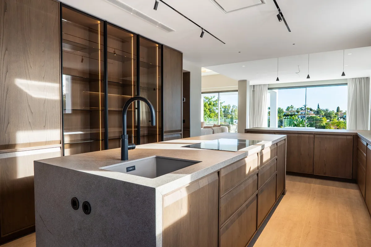 ee631fd6-bfc7-45eb-9a69-41a4d98f1000