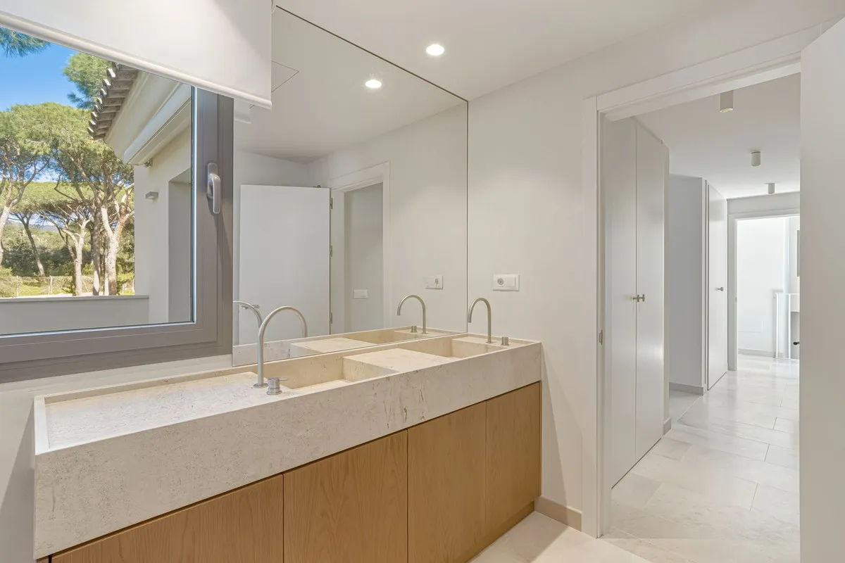 1e259b66-a2bc-4a2f-b31f-2e82c2d83f44