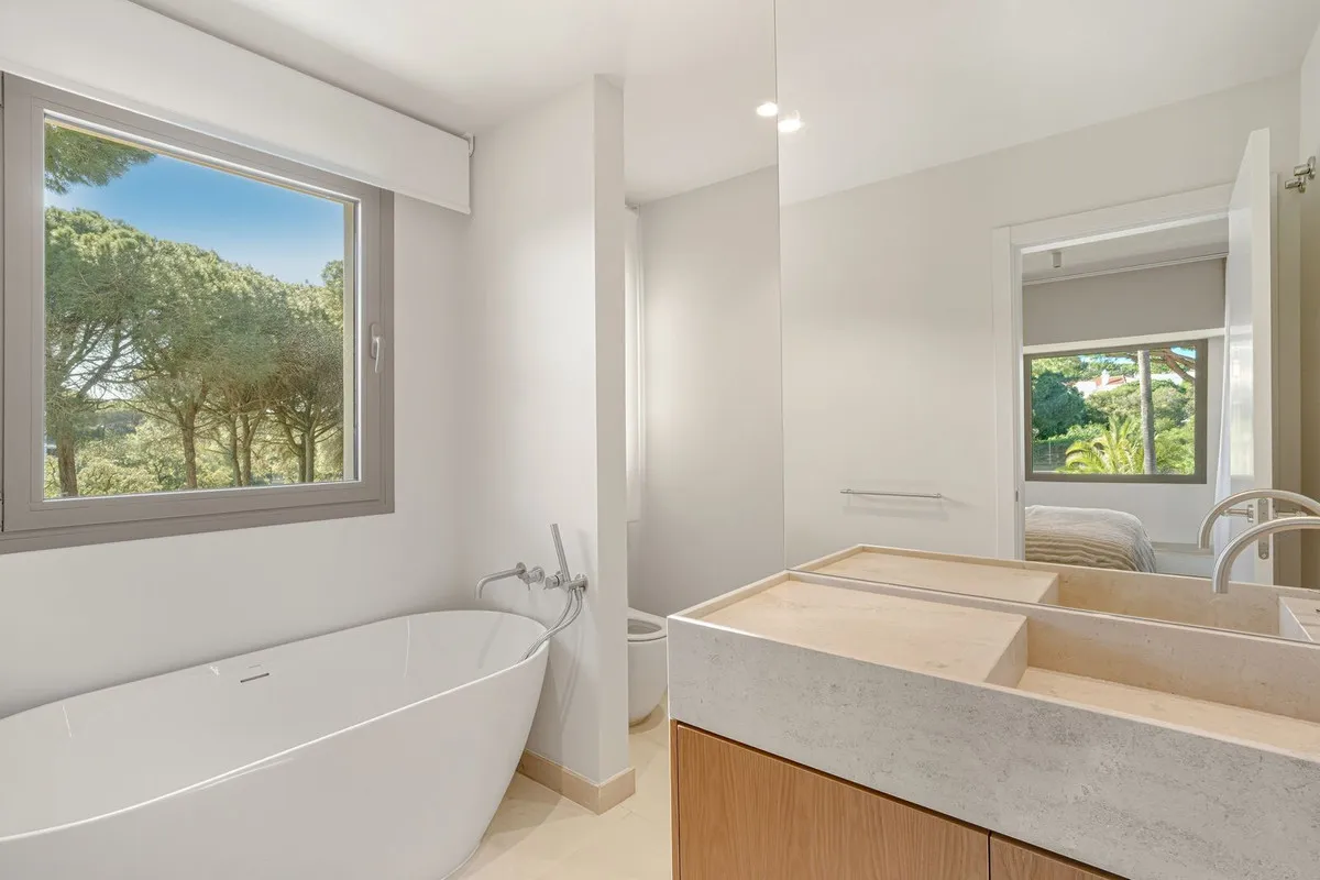 93ff03aa-2767-4d8d-a2ae-16f98de62269