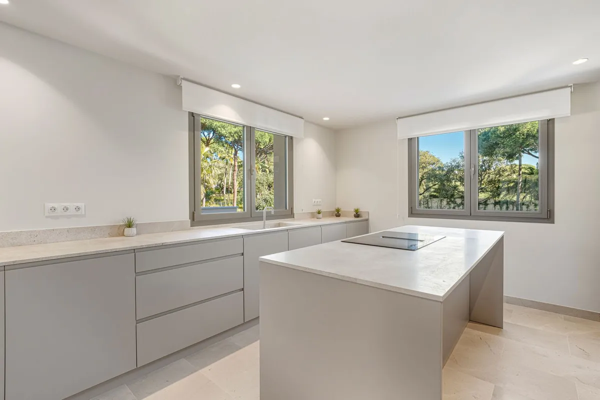 f2b7fda6-e119-4448-b4f0-0f518c73c03a