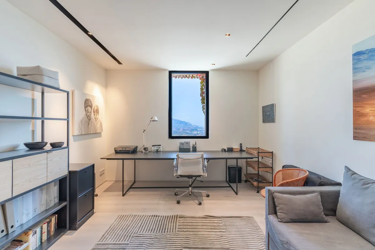 3b1509d3-b868-4398-96b5-e511b9a8e09f