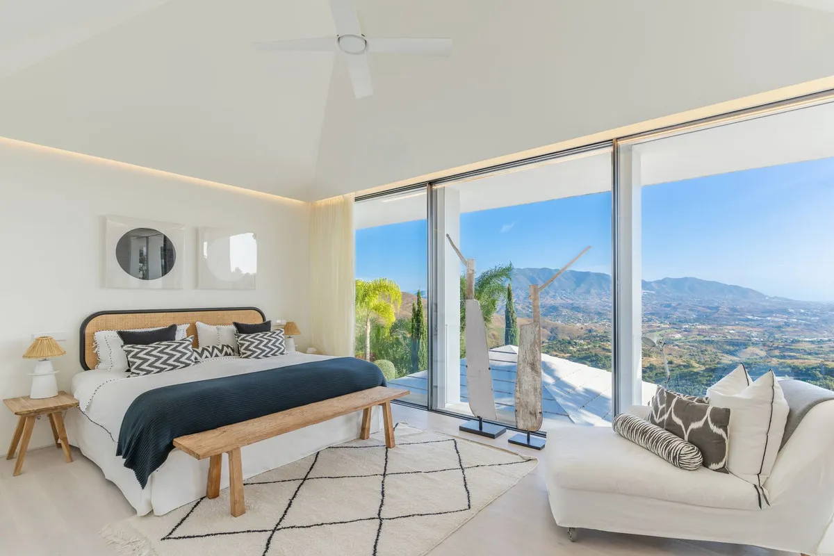 5c55807a-84c2-423d-9d8d-1ff66ac9fd8d