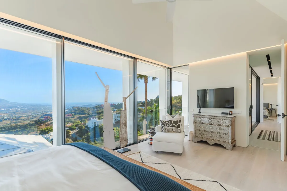 7049beb0-b9c9-4250-9880-e58dd9ad9815