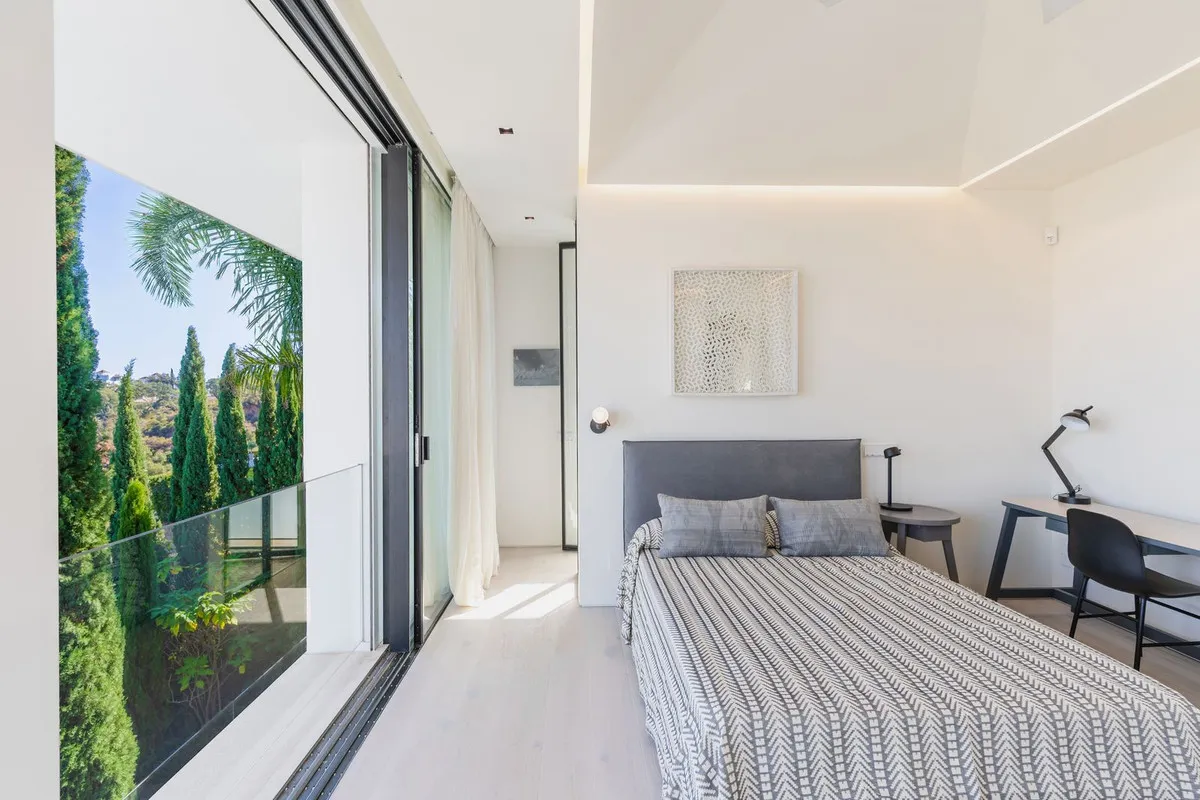 7e6568a5-3206-4f66-9c75-fcf1ae616356