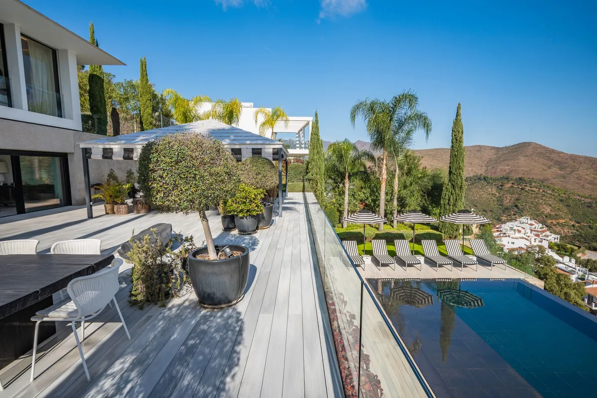 925b0079-129f-4254-b85e-28bf9b6a2344