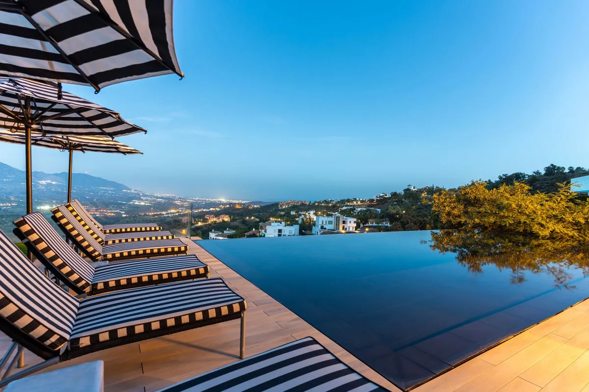 9a98ecca-d7b2-4af3-8853-35bae7f3f4ec