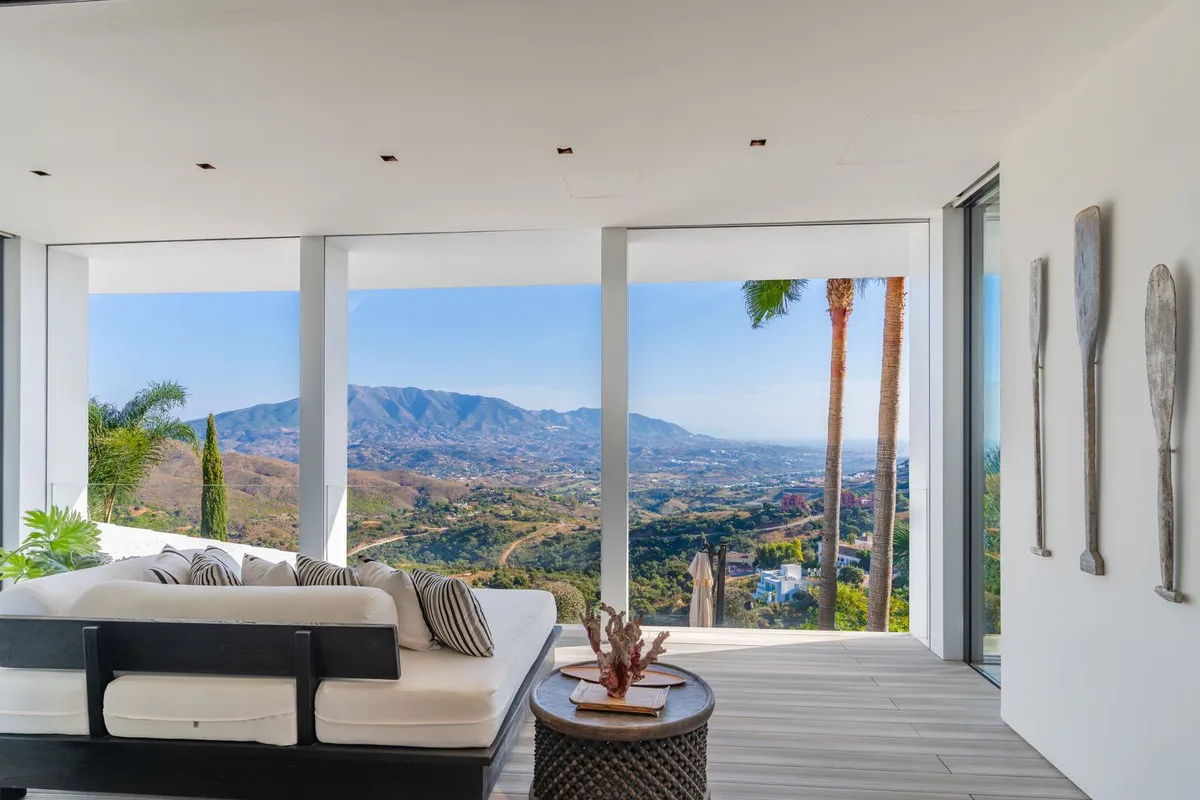 ac09eed8-11c0-47fb-8334-5d7f3a1b956e