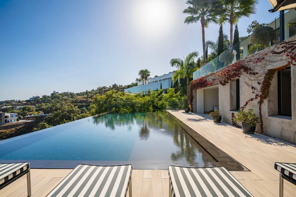 ae061440-c7f4-452f-be4d-2668cca119cd