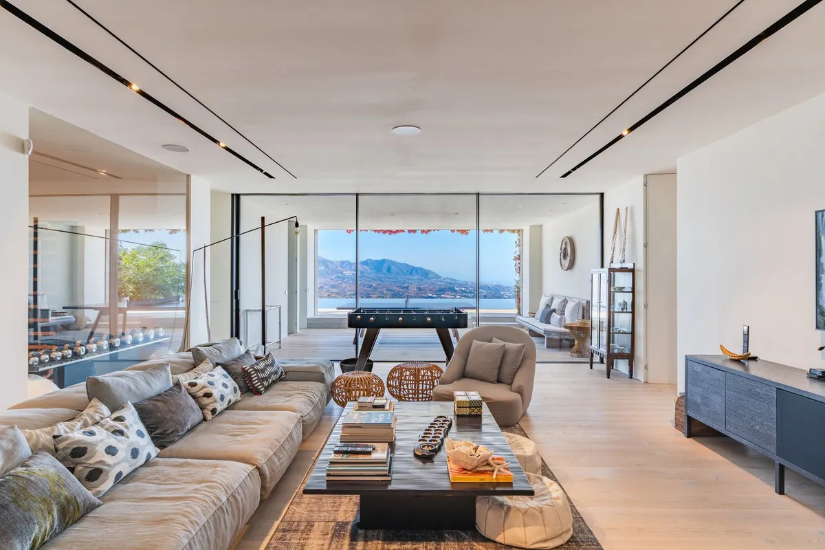 e0d12f4e-7b34-433f-a681-8a95fa4de06d