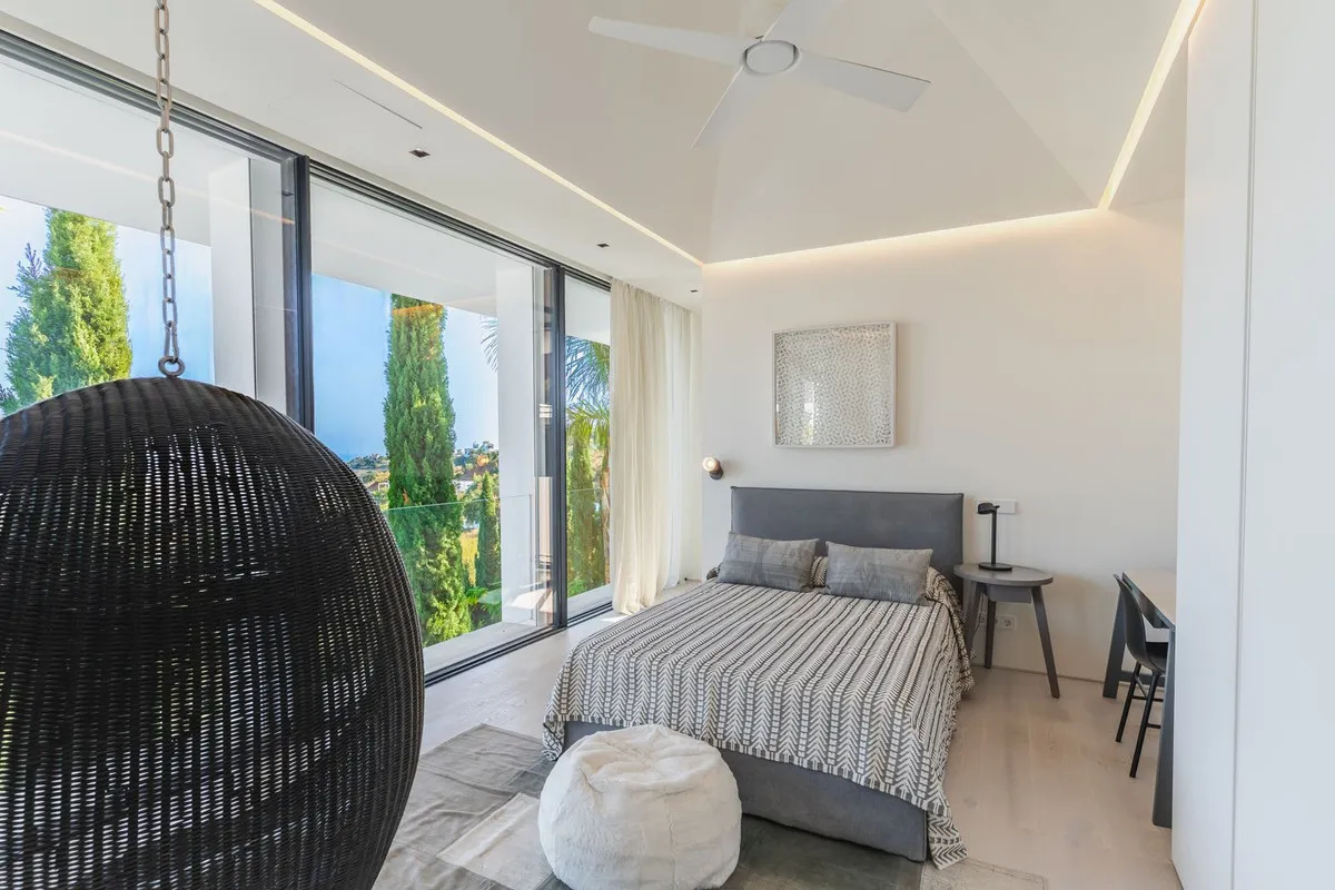 f8db878f-4c26-45aa-8fa2-5a9e11b7d26a