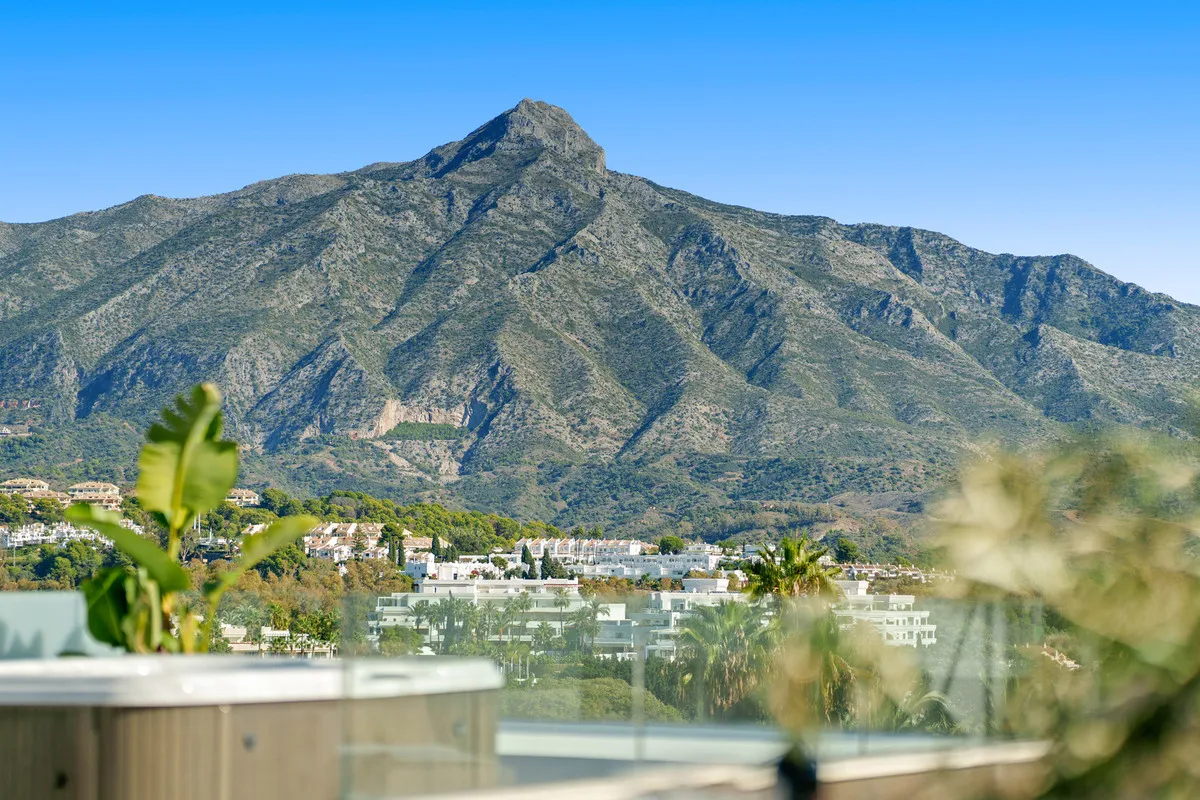 df92a139-eddd-4fcb-8f18-f01671c39351