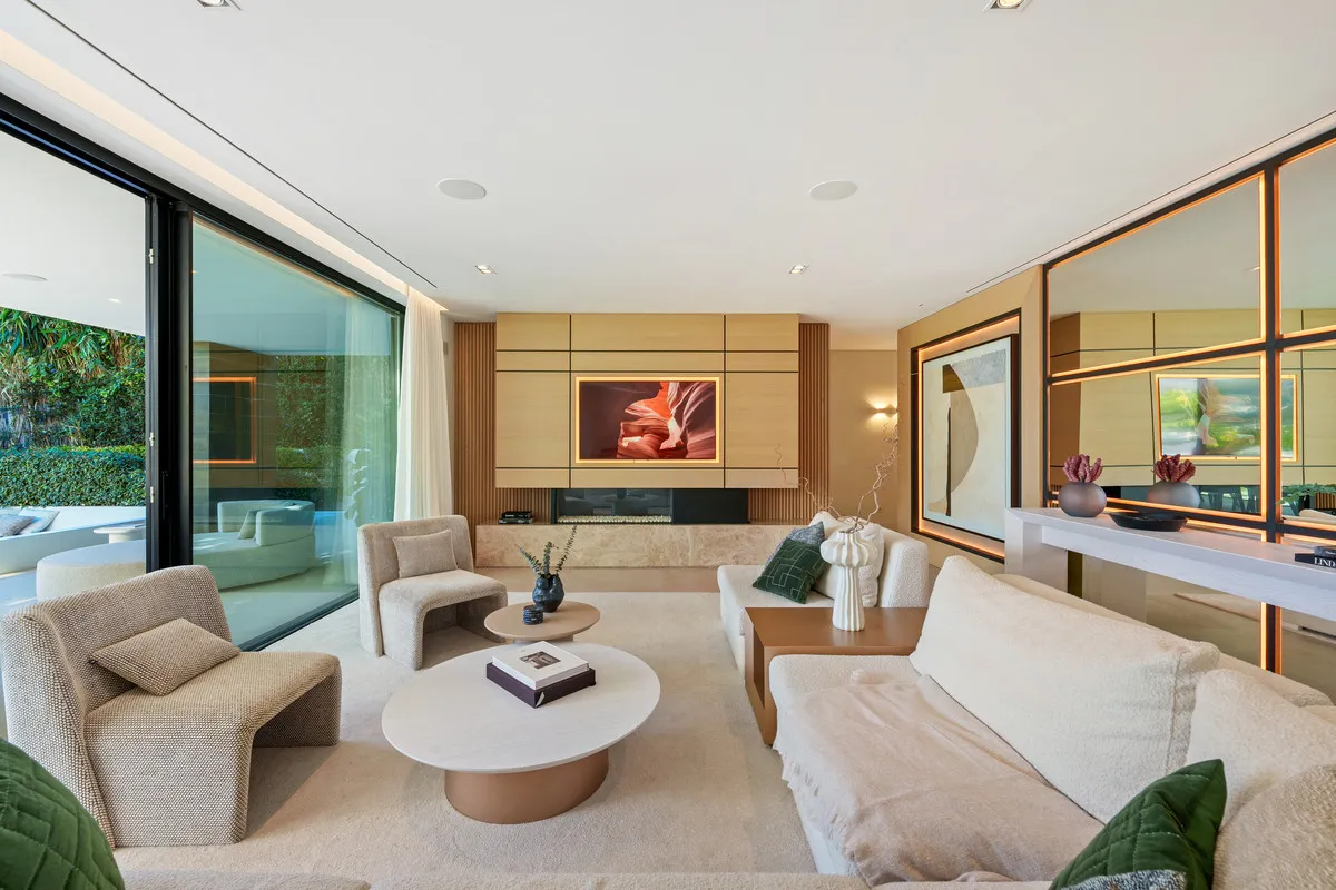 e453004c-25cb-410c-a5f0-c76def675841