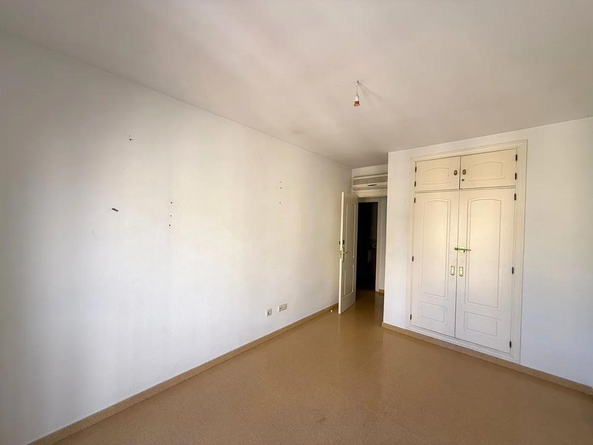 39b7543a-1a5c-4d38-9462-9832017e8bf5